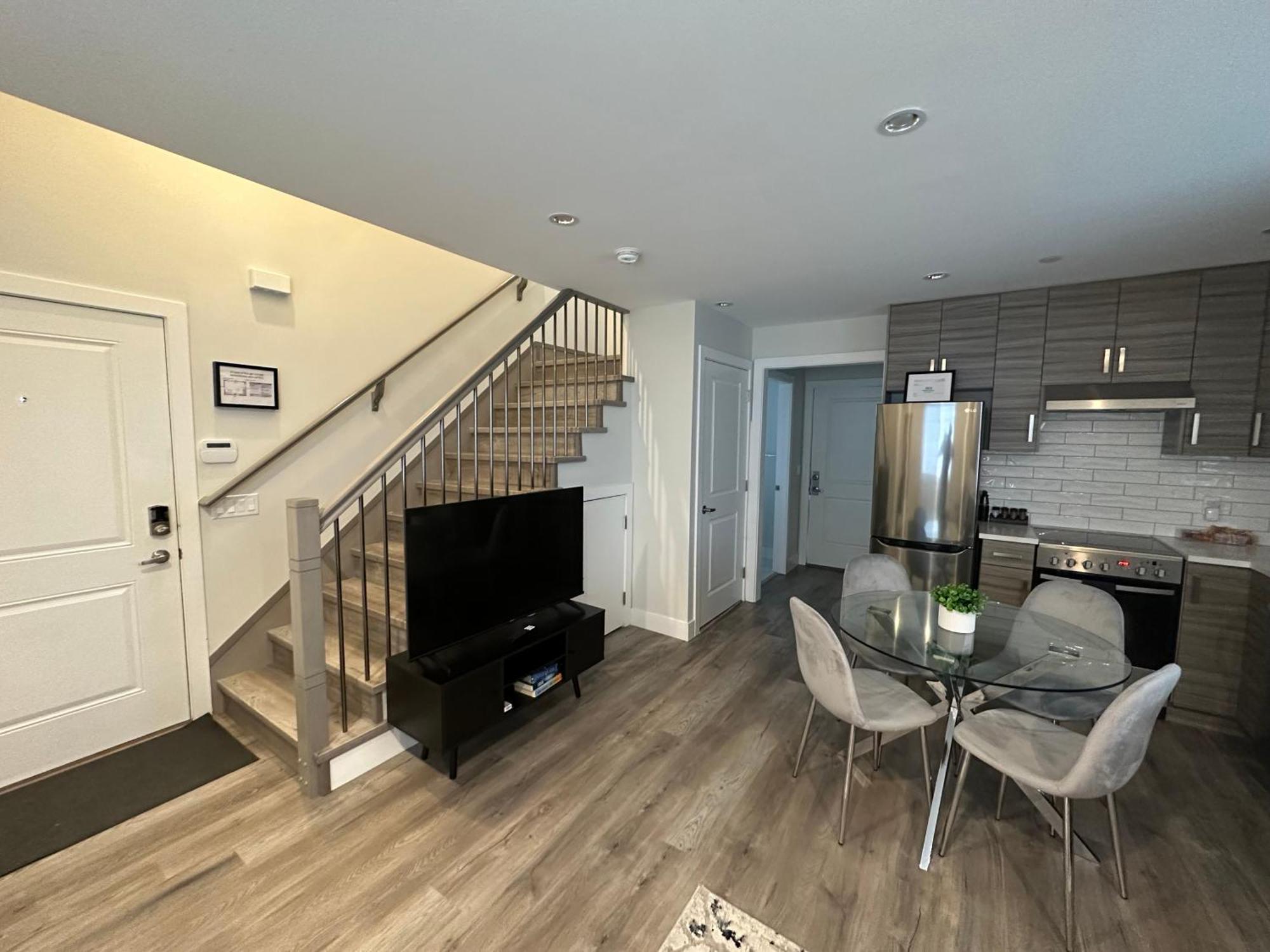 Bright And Cozy Modern Home In Vancouver - Central To Yvr-Downtown - Free Private Parking 외부 사진