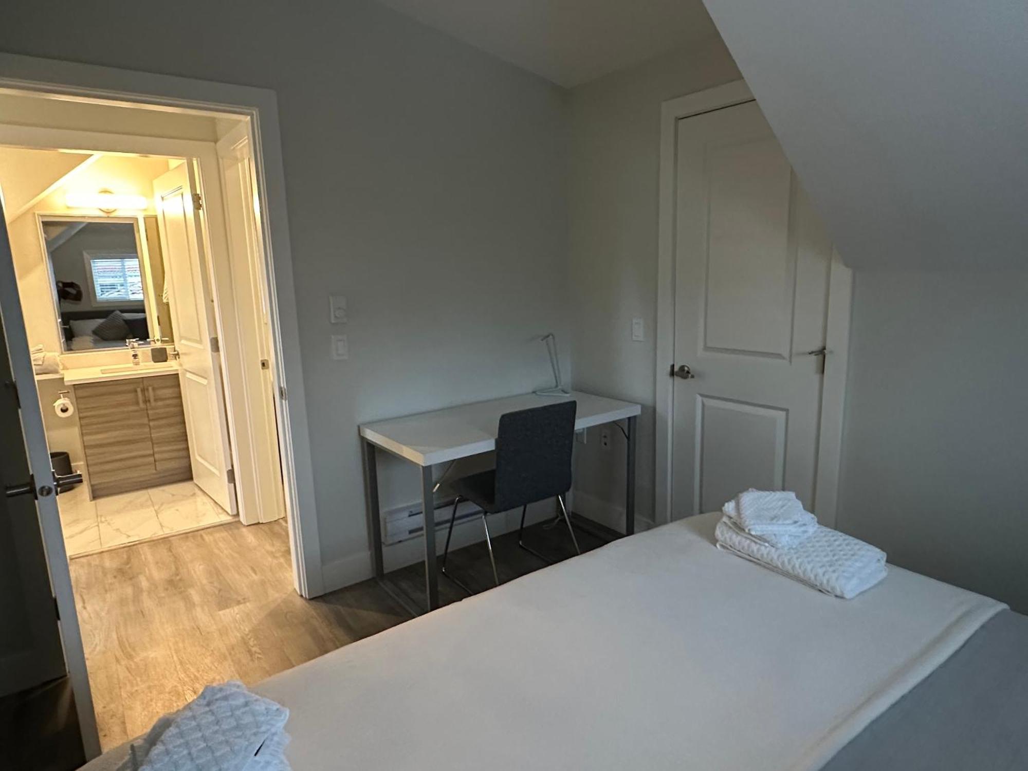 Bright And Cozy Modern Home In Vancouver - Central To Yvr-Downtown - Free Private Parking 외부 사진