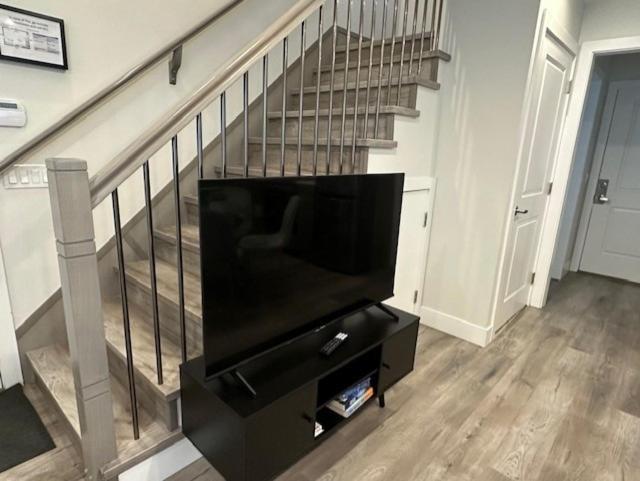 Bright And Cozy Modern Home In Vancouver - Central To Yvr-Downtown - Free Private Parking 외부 사진